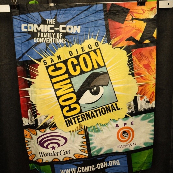 2010 San Diego Comic Con Exclusive Big Bang Theory Giant Swag Bag - Picture 2 of 3